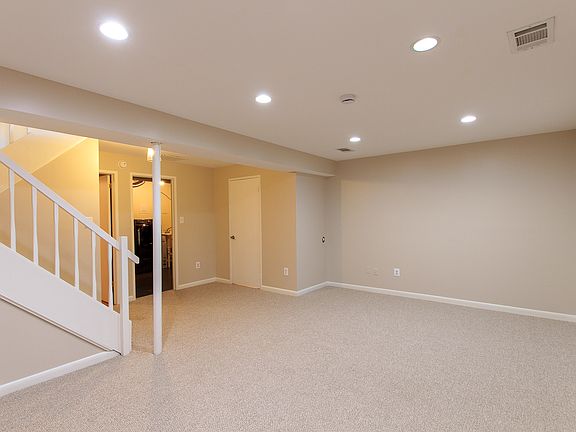 5th image of 259 Gundry Dr #1