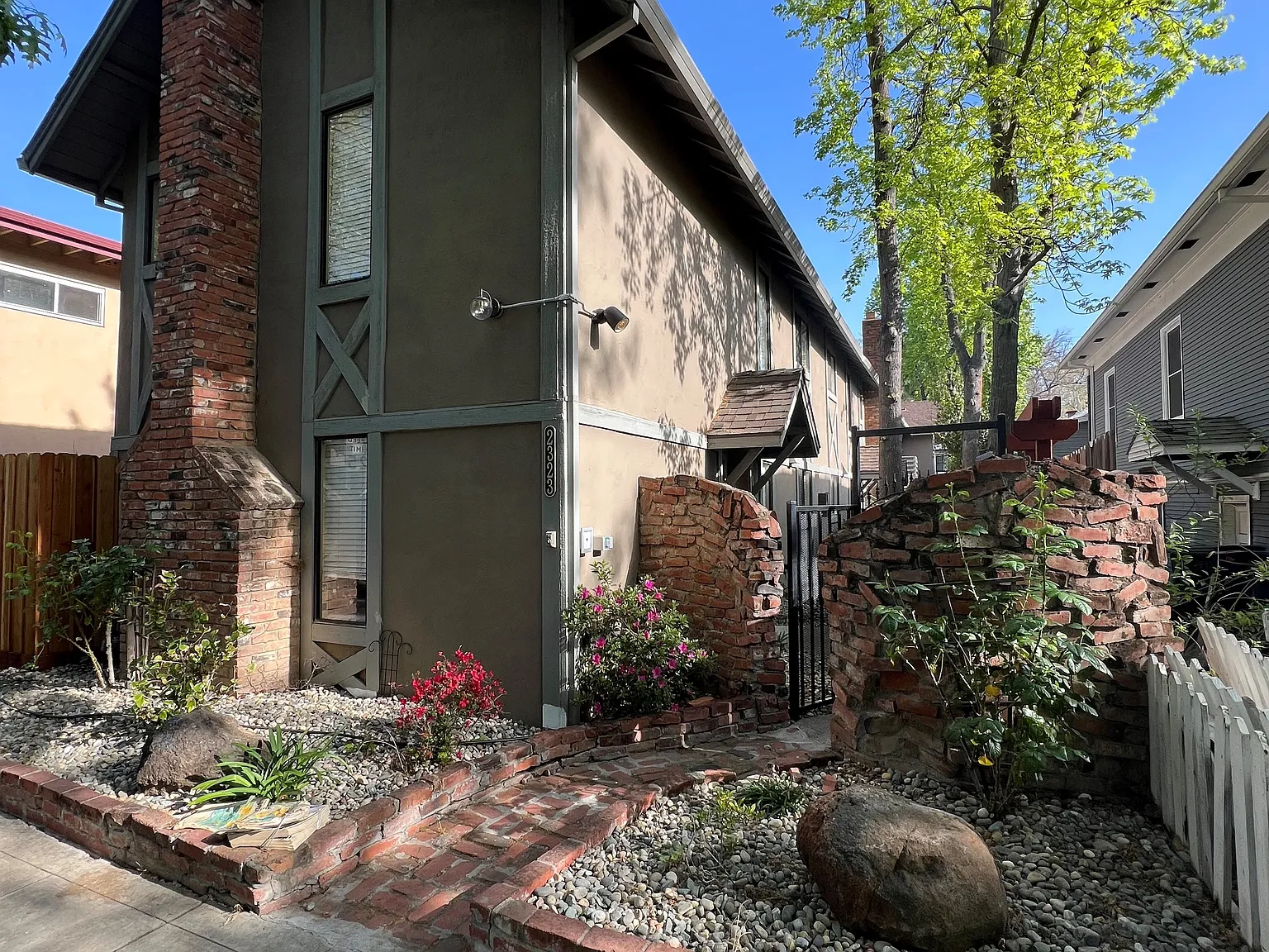 2323 N St — Photo 3