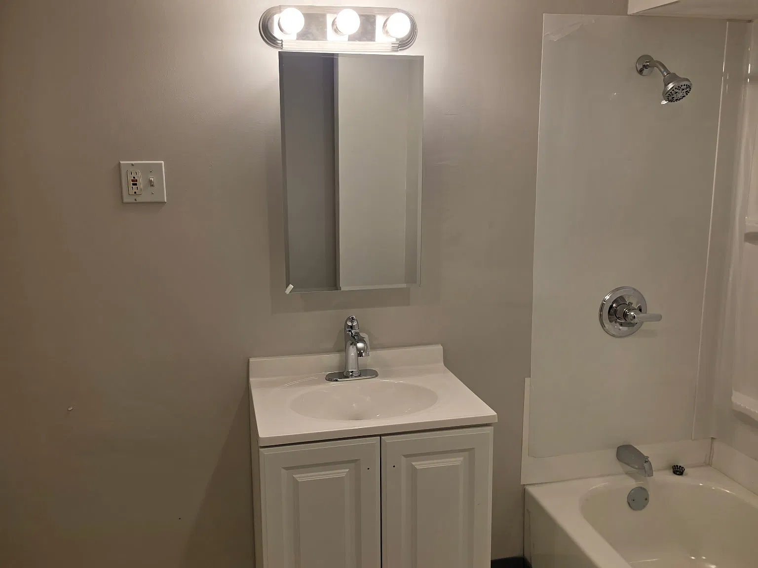 1 bed, $1,100 — Photo 3