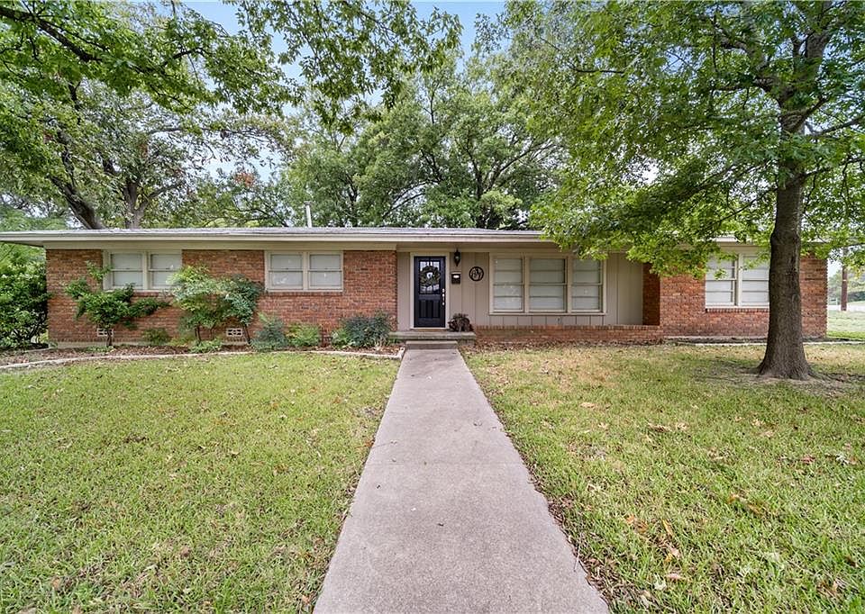1st image of 2218 Mount Carmel Dr