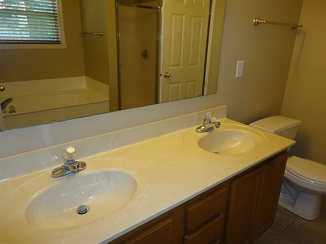 11447 Drabble Ln — Photo 9