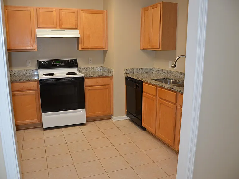 6021 Grovegate Ln — Photo 16