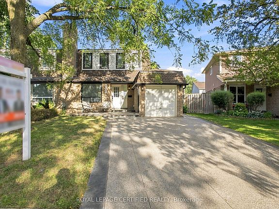 2nd image of 3029 Oslo Cres