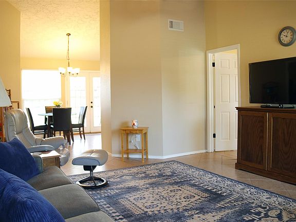 3rd image of 2935 Helmsley Dr