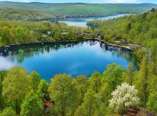 10 Laurel Dr S, Sherman, CT 06784