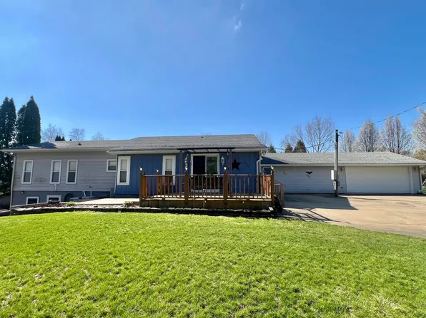 833 Crauns Ln, Quincy, MI 49082