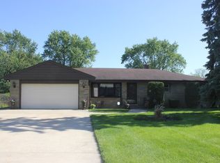 22W573 Armitage Ave, Glen Ellyn, IL 60137