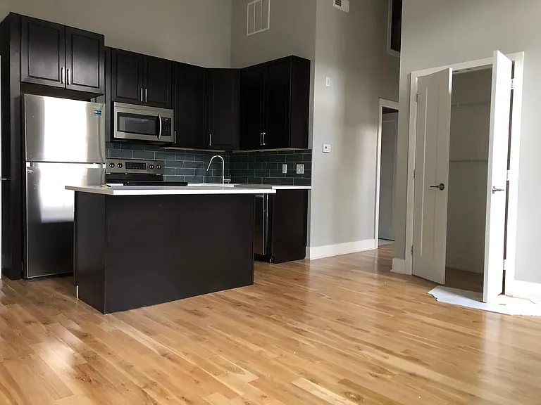 1521-1523 W Girard Ave #201 — Photo 5