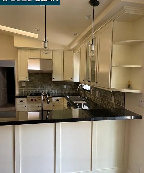 2860 Buena Vista Ave — Photo 6