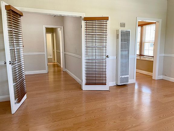 5th image of 714 E Chevy Chase Dr #5