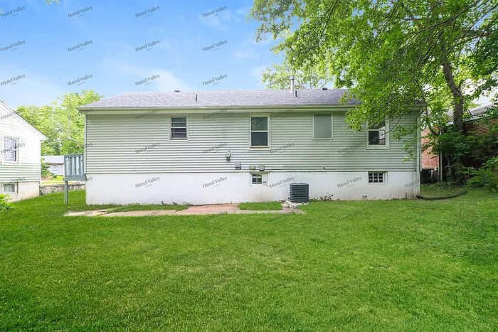 230 S Marguerite Ave — Photo 12