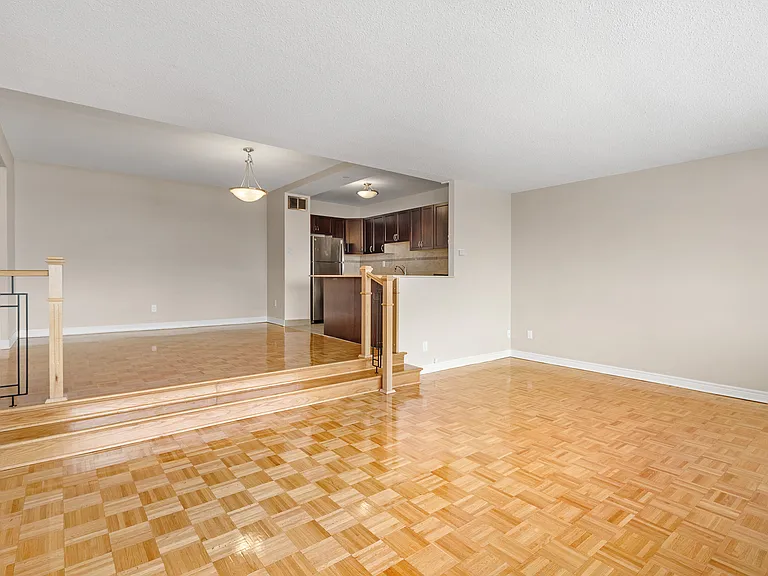 211 Wurtemburg St — Photo 30