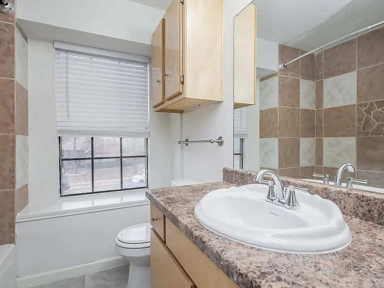 2241 Collier Ct — Photo 16