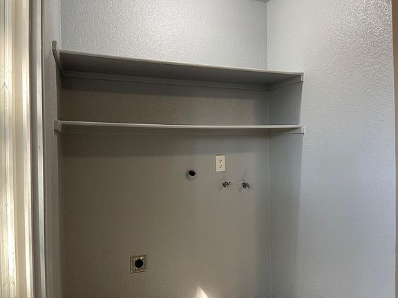 Washier / dryer Hook up