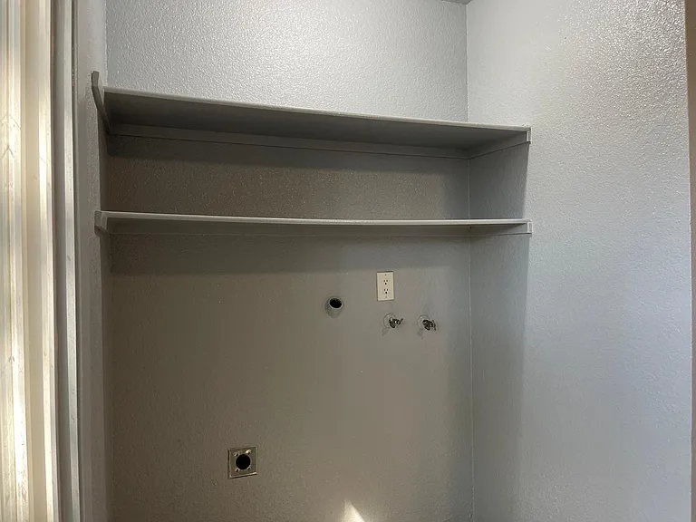 Washier / dryer Hook up