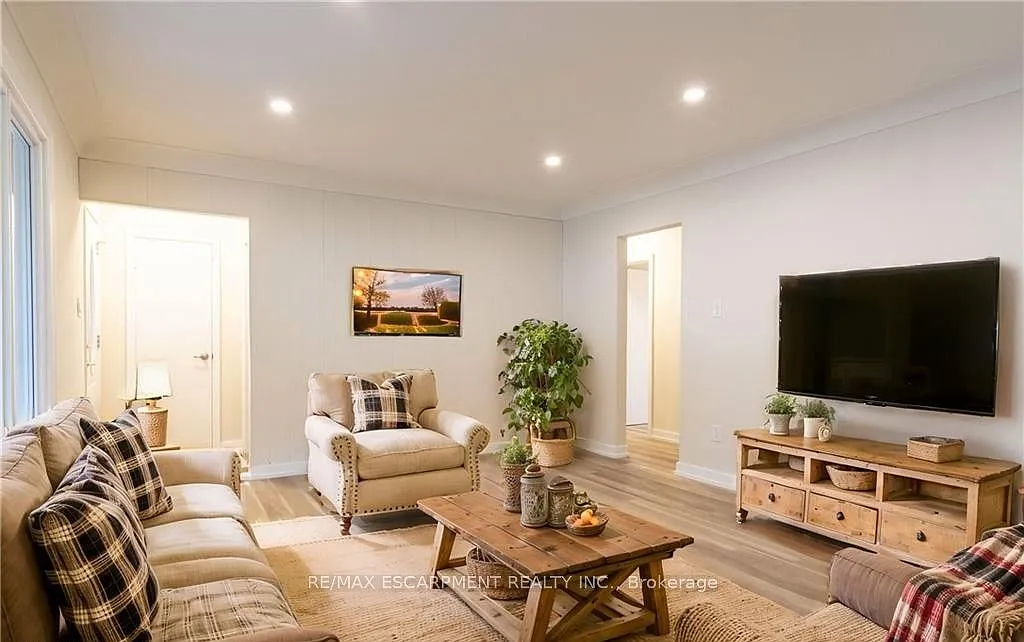3 bed, $2,250 — Photo 4