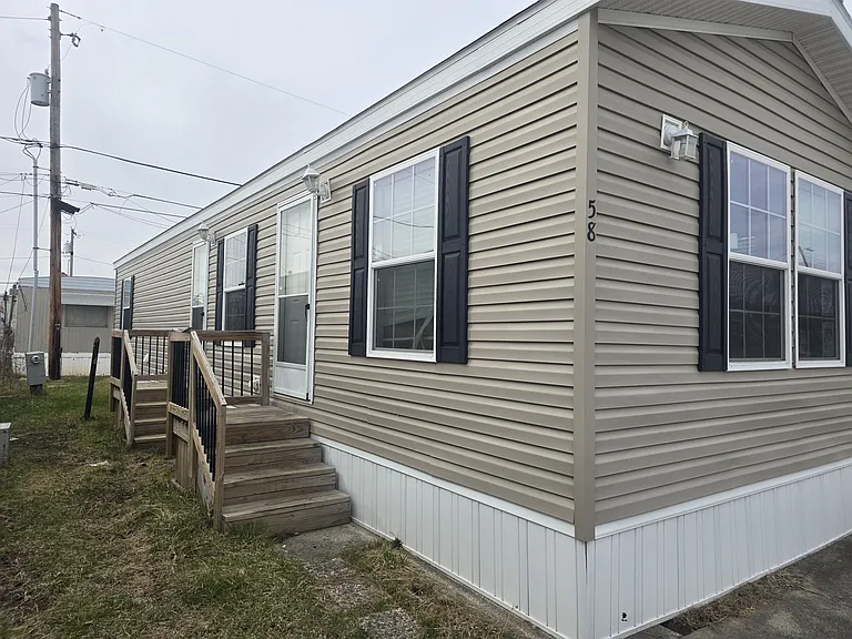 3939 N Clinton St #58 — Photo 3