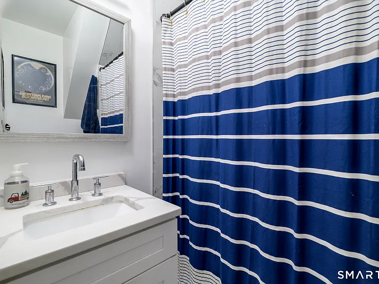 750 Cove Rd #5 — Photo 14