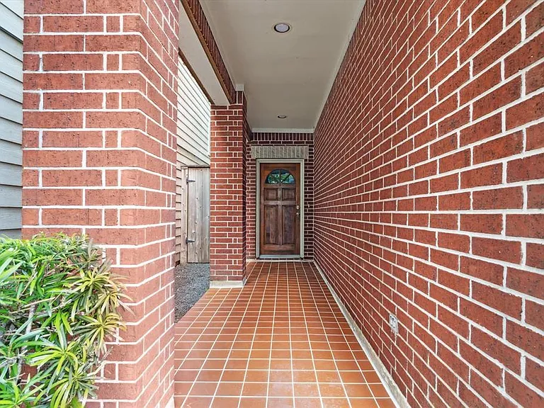 9821 Marlink Ln — Photo 2