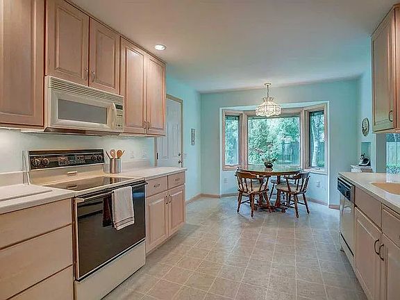 4th image of 6209 Davenport Dr