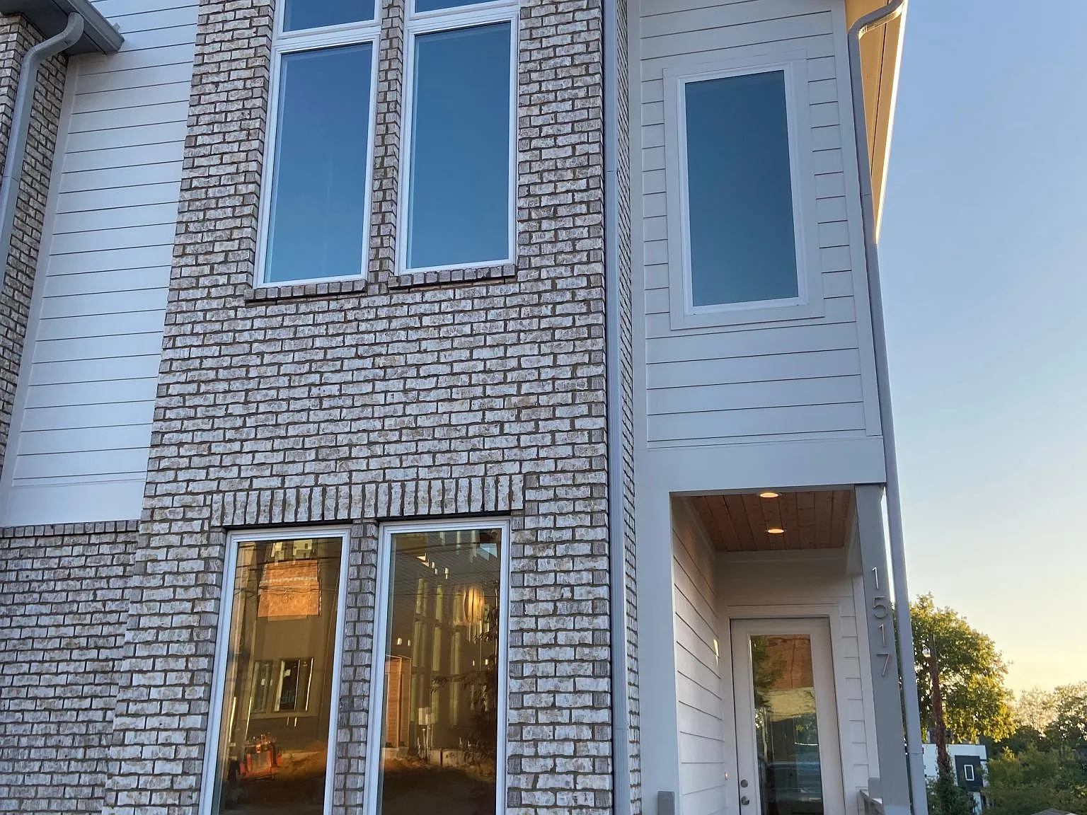 4 bed, 3.5 bath, 2300 sqft, $3,900 — Photo 2