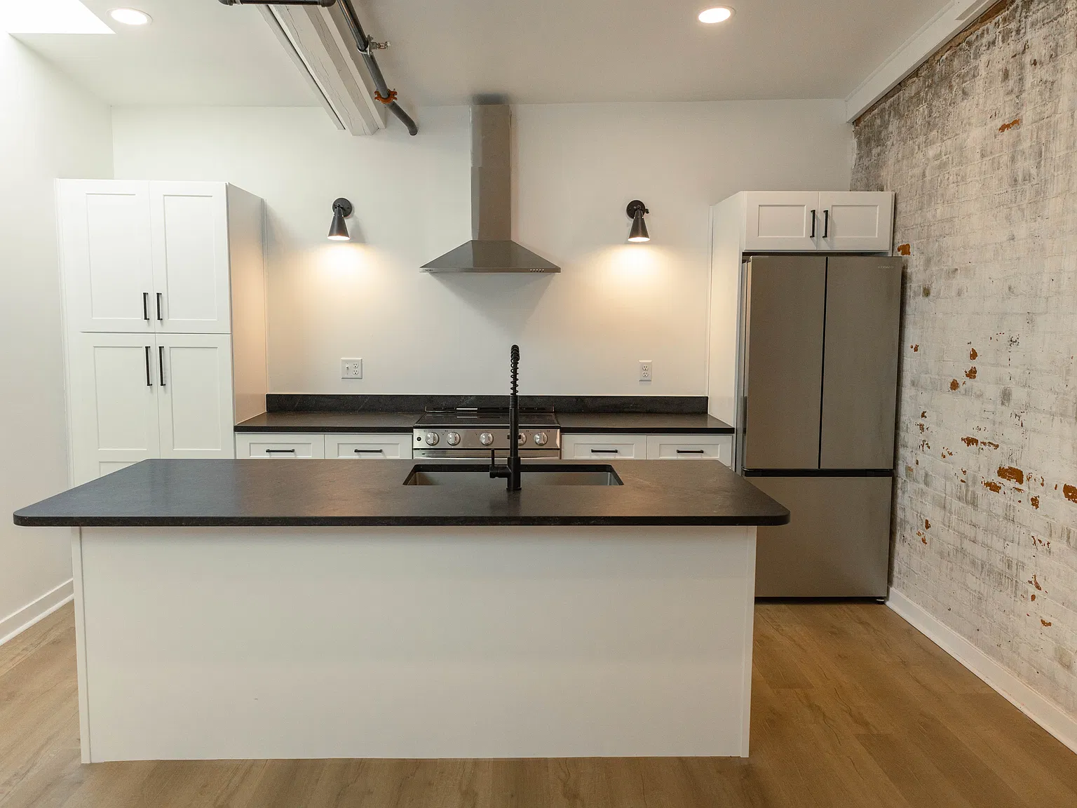2 bed, 1450 sqft, $1,850 — Photo 3