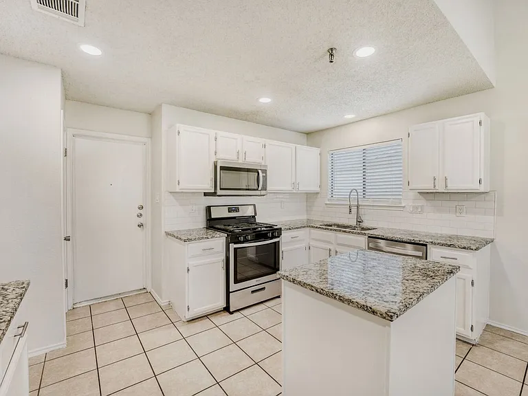 11922 Meadowfire Dr — Photo 9