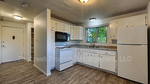 32 10th Ave N #4 Photo 1
