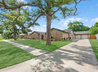 8511 De Moss Dr, Houston, TX 77036