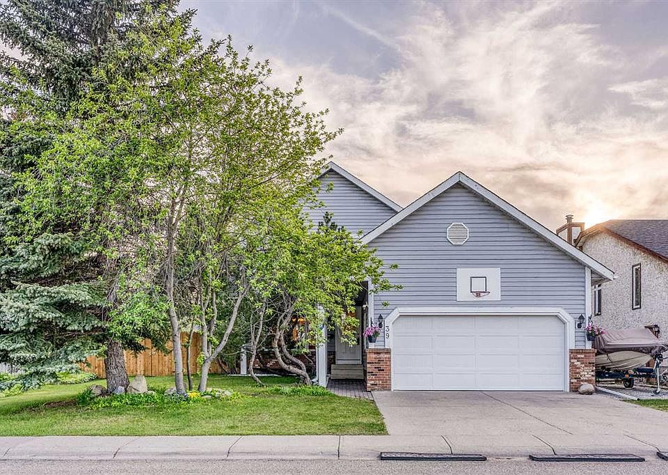 1st image of 39 Woodmont Way E