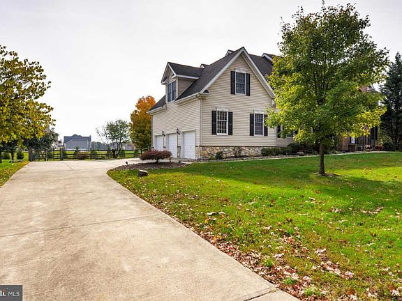 2nd image of 233 South Ln