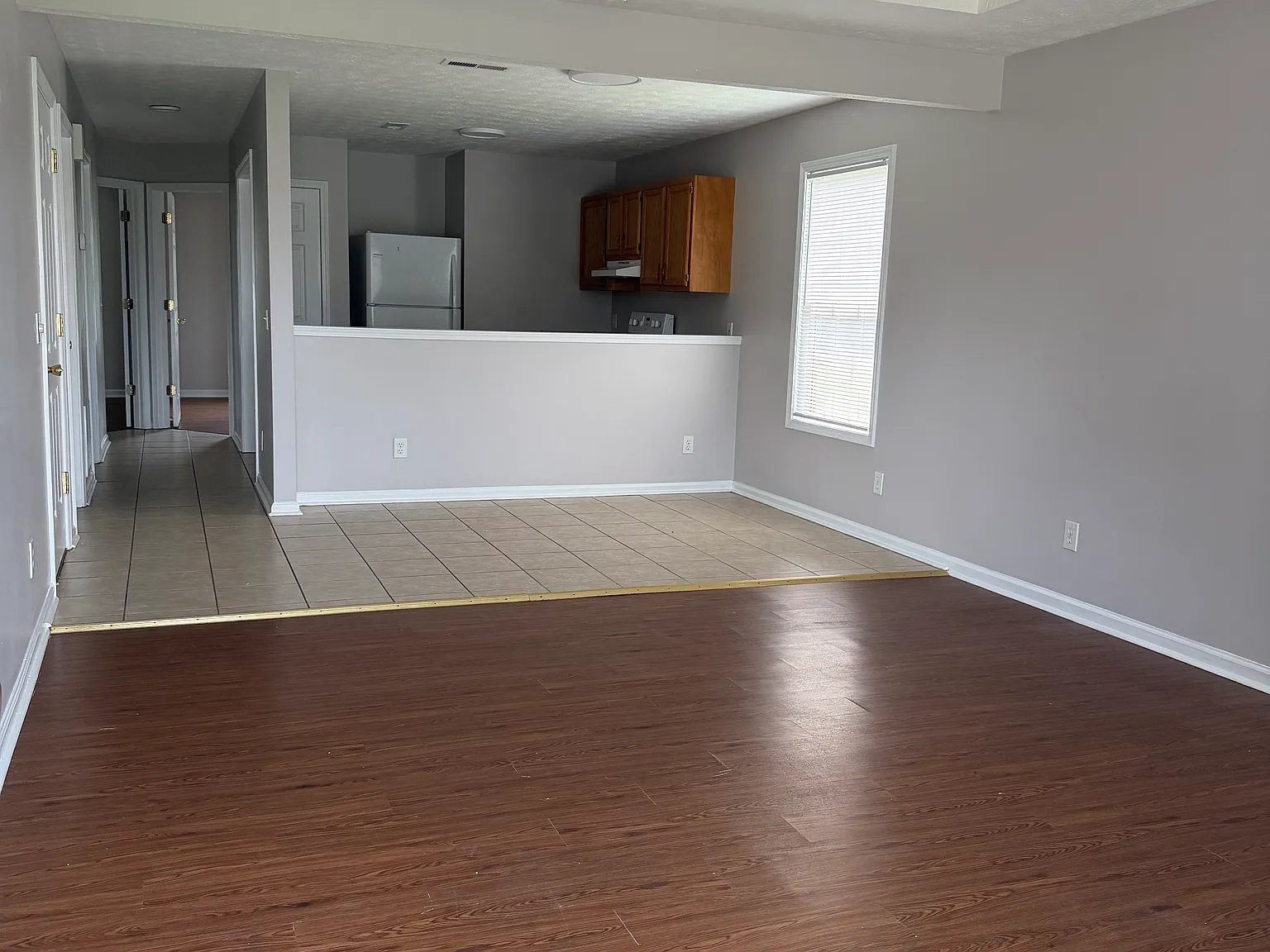 2 bed, 1100 sqft, $1,100 — Photo 2