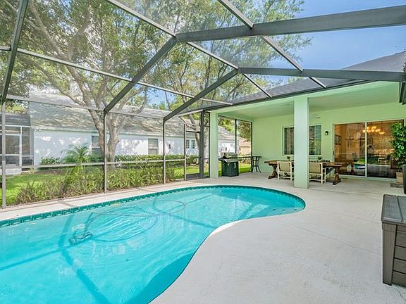 3rd image of 15213 Arbor Hollow Dr