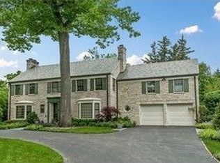 855 Lamson Dr, Winnetka, IL 60093