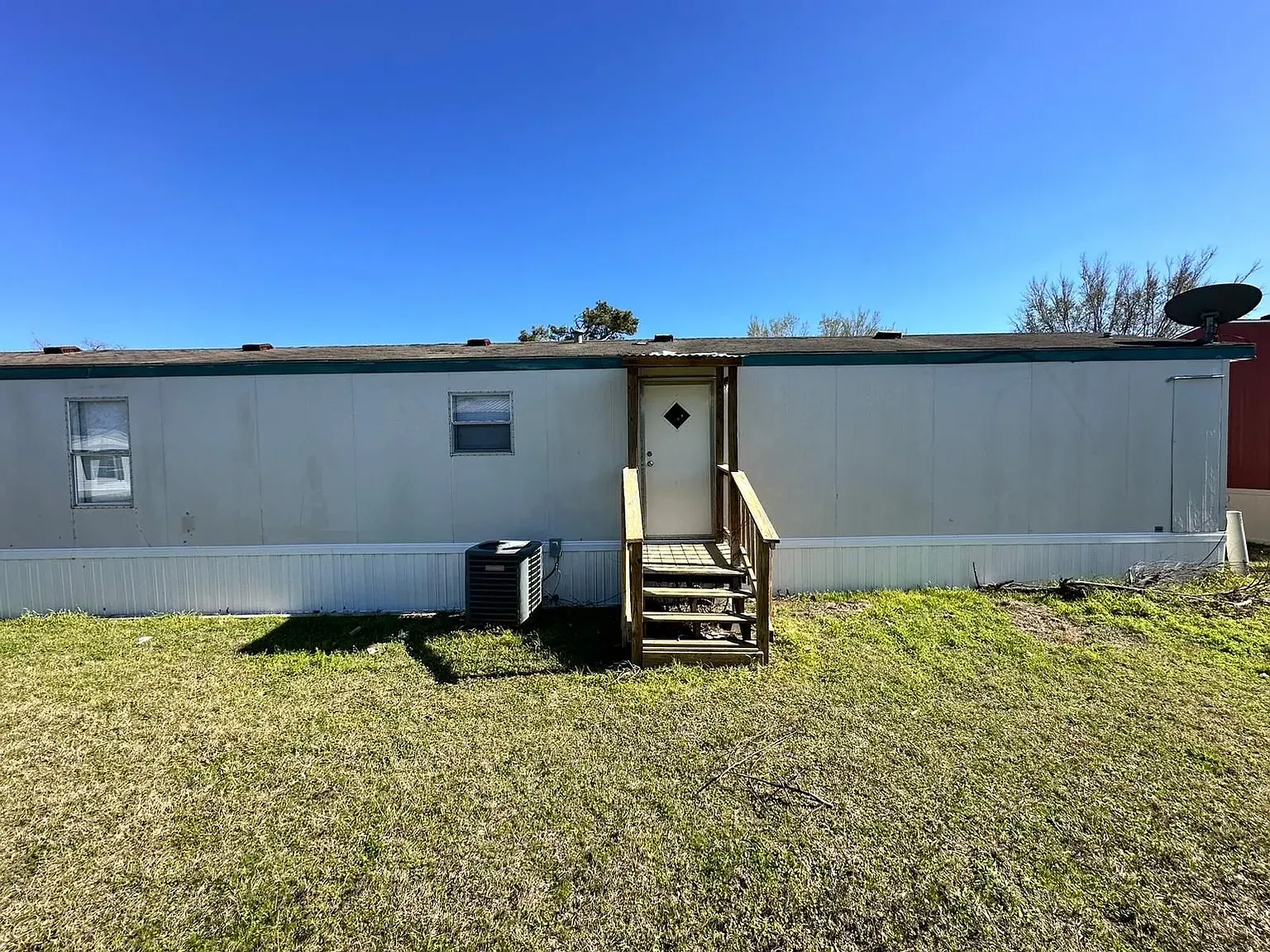 Affordable 3-Bed, 2-Bath Manufactured Home in Bastrop, TX - $1300/Month — Photo 3