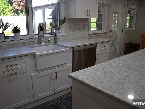 5th image of 65 Spring Valley Road