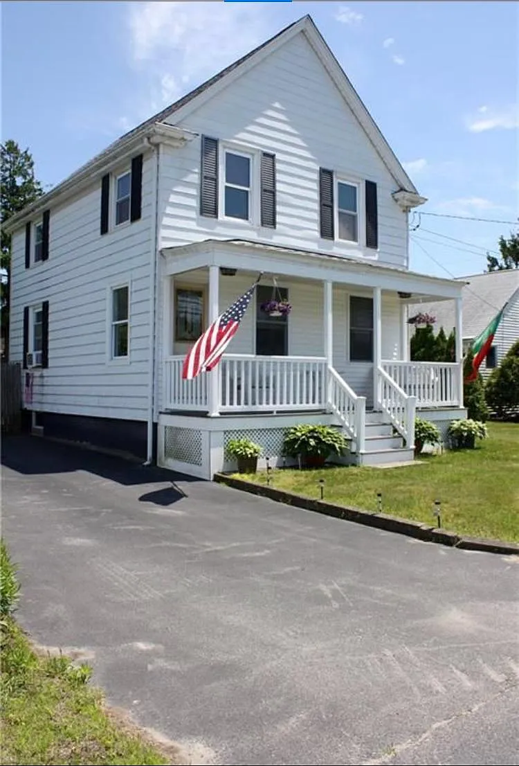 434 Metacom Ave — Photo 1