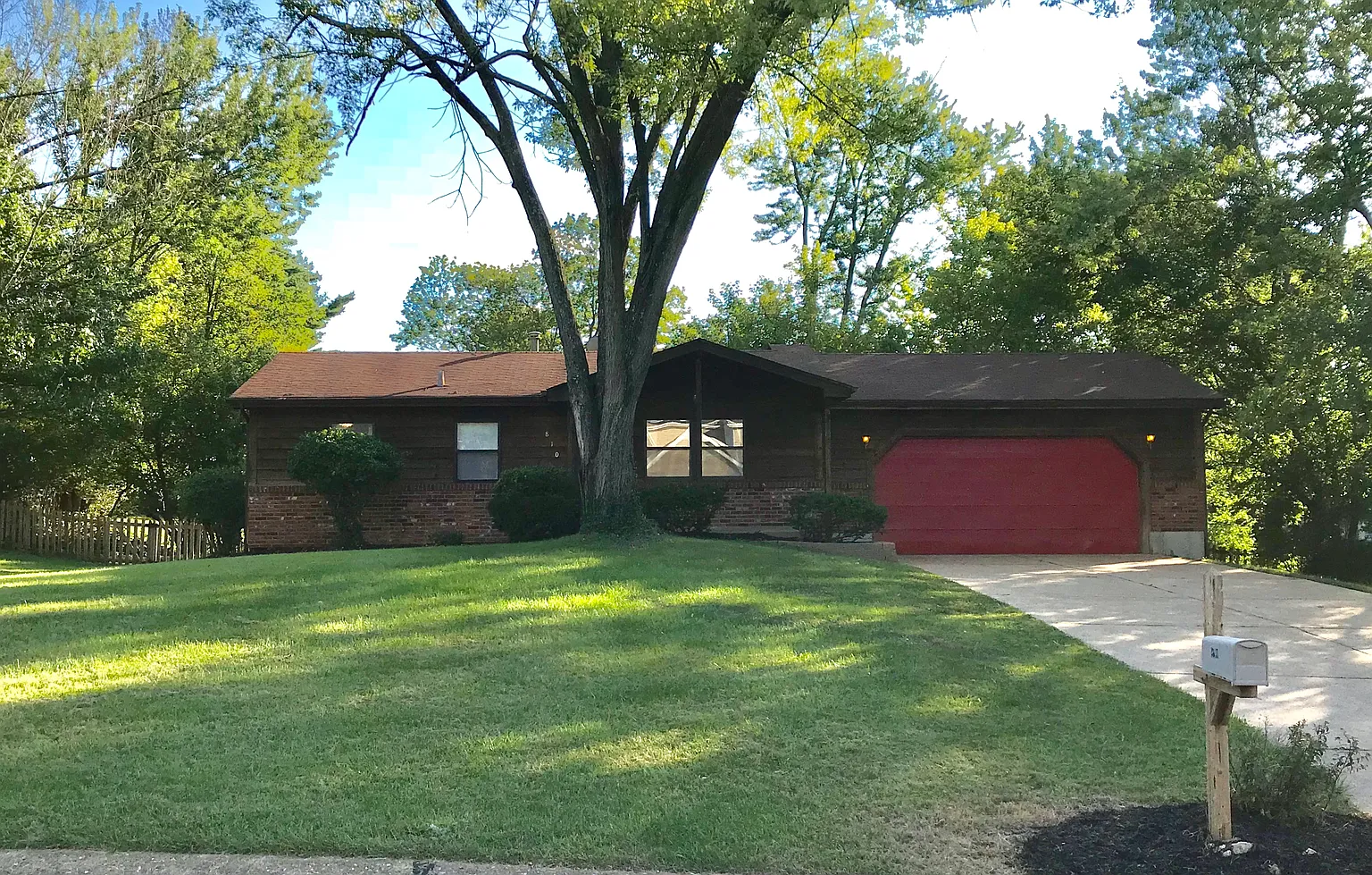 810 Lindell Dr photo 1