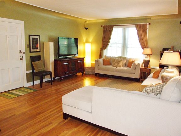 3rd image of 8070 Watkins Dr APT 1E