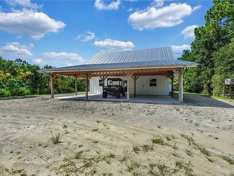 828 Sanctuary Rd — Photo 34