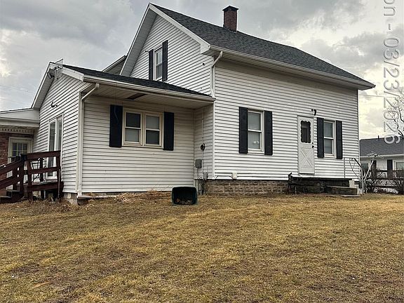 2nd image of 1920 Lakeside Rd