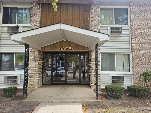 9205 Bumble Bee Dr #108-H, Des Plaines, IL 60016