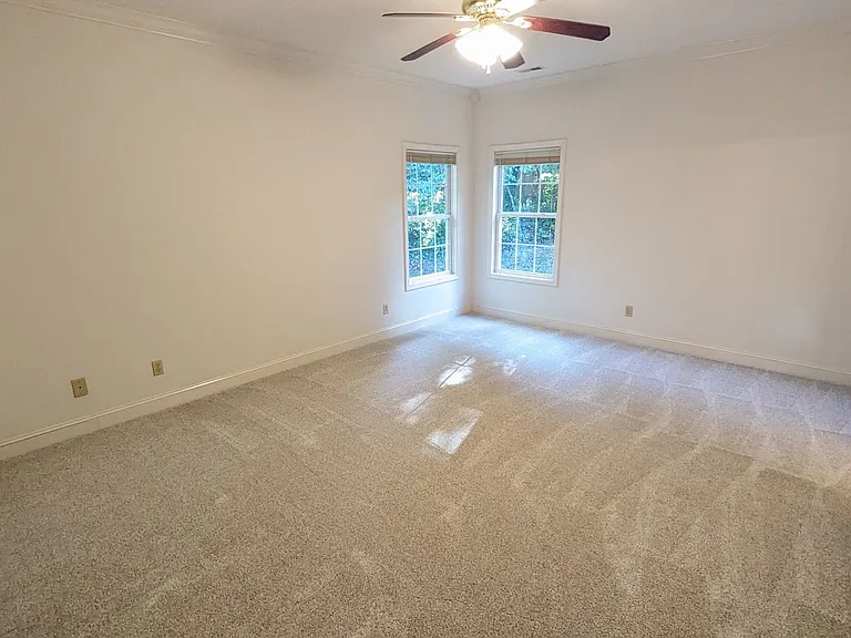 210 Winding Way Ln — Photo 18