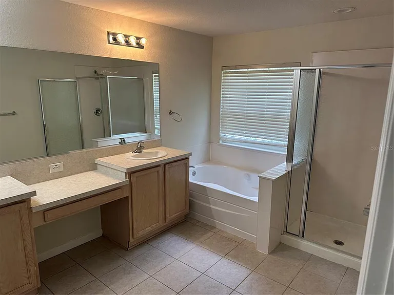 5097 SW 40th Pl — Photo 16
