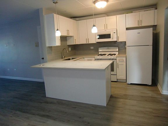 4th image of 10721 S Keating Ave #1S