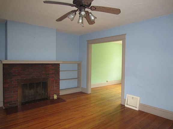 (807) livingroom