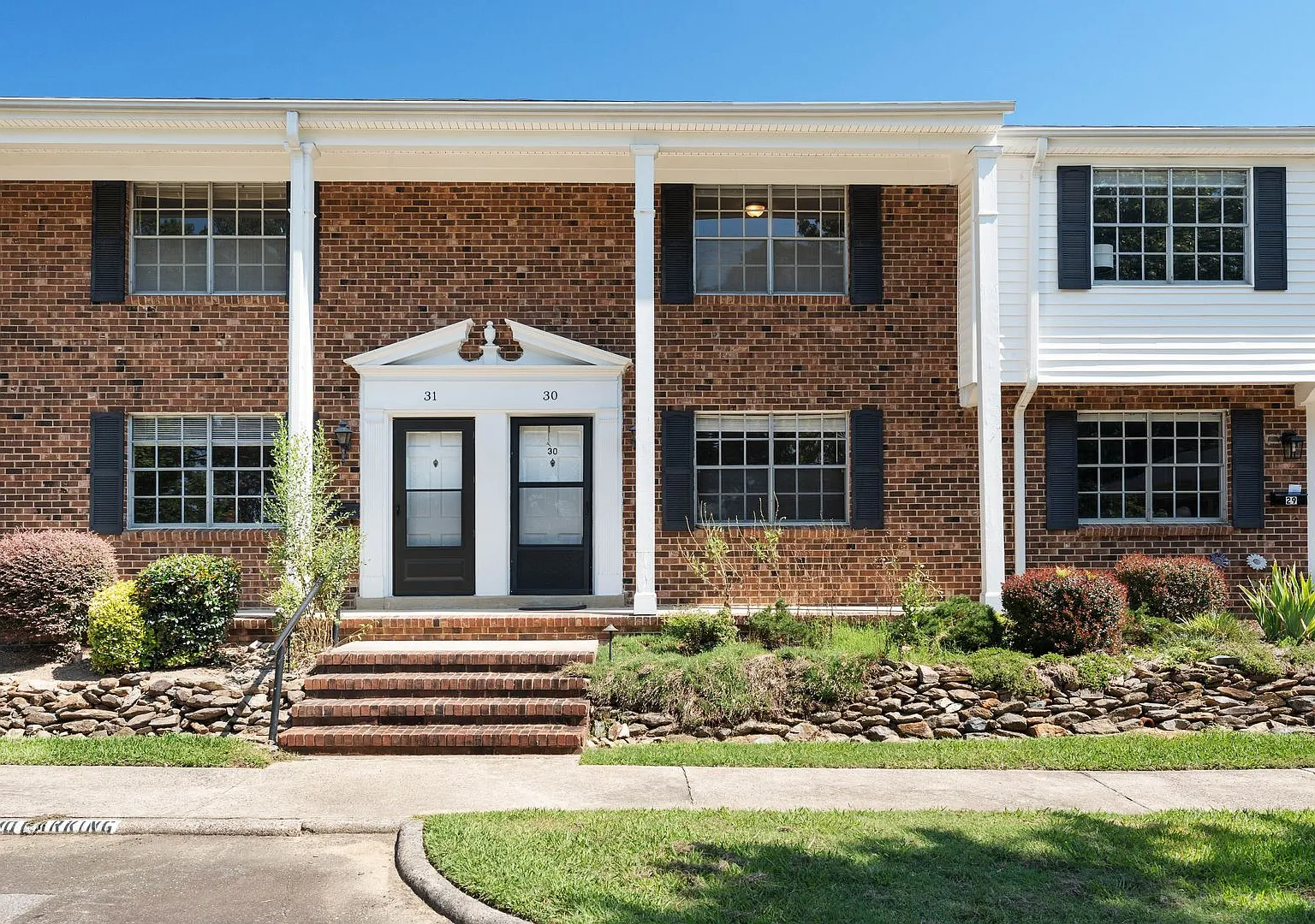 Unbeatable Chapel Hill Location Across from University Mall, Bus Line, Minutes to UNC — Photo 1