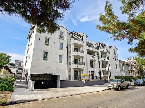 4725 Radford Ave #202 Photo 1