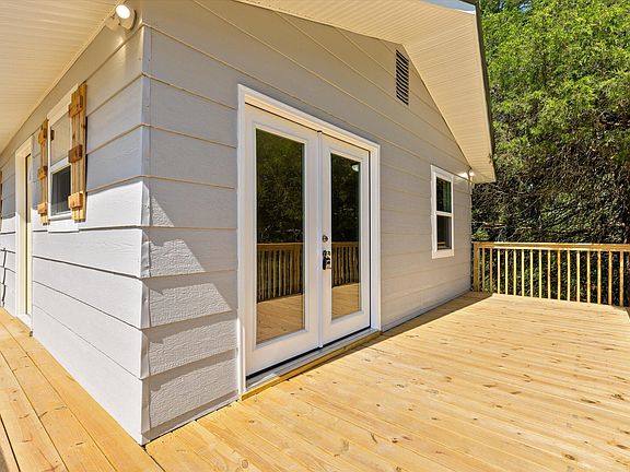 3rd image of 1728 Santa Barbara Cir