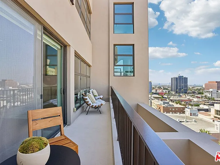 1645 N Vine St #911 — Photo 53